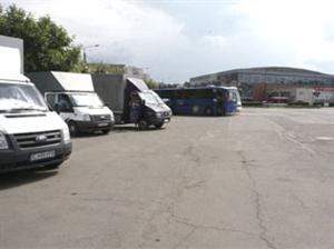 Primăria vrea o bucată din parcarea Sălii Sporturilor
