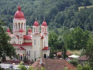 Triplu eveniment la Bucea, la 30 de ani de la înfiinţarea parohiei ortodoxe