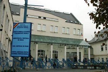 PROTEST. La ITM Cluj angajaţii protestează 