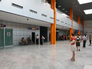 ECONOMIC. 200.000 de pasageri în trei luni pe aeroportul din Cluj