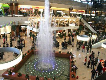 Iulius Mall face doi ani