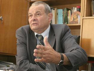 Despre datul cu părerea în... computere, biblioteci şi criză