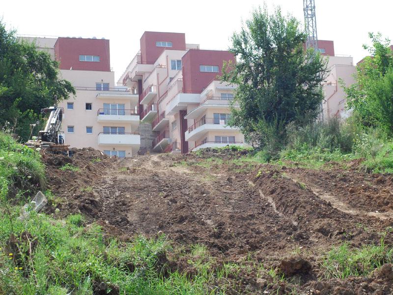 Dealul de la “Şapca Verde” o ia la vale