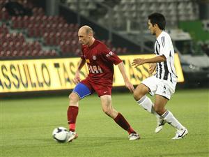 Mandorlini îşi joacă viitorul sub ochii lui Paszkany