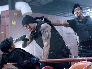 Stallone, Schwarzenegger şi Jet Li, în aceeaşi gaşcă   