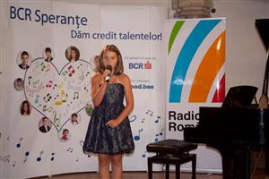 13 elevi artişti din Cluj cu venituri modeste concurează pentru o bursă de la BCR