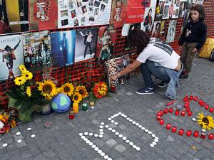 Michael Jackson, omagiat în Piaţa Unirii