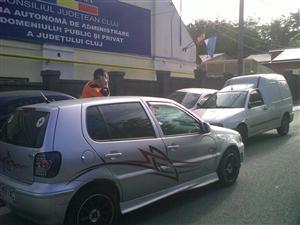 O şoferiţă încăpăţânată a blocat circulaţia pe strada Aviator Bădescu VIDEO