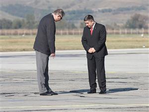 Pista din anii ’60 nu mai face faţă avioanelor din secolul XXI   