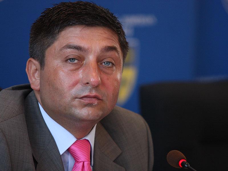 EXCLUSIV: Alin Tişe a demisionat din toate funcţiile pe care le deţinea în PDL