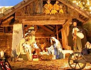 Scena Naşterii Domnului, reprodusă de Crăciun în Piaţa Unirii, cu manechine şi oi vii