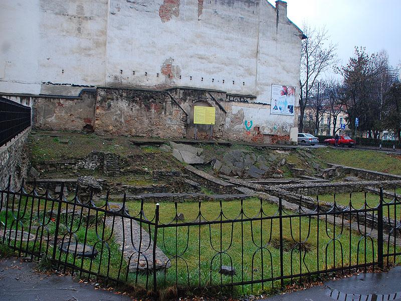 Artă şi afaceri “la pachet” în centrul Clujului