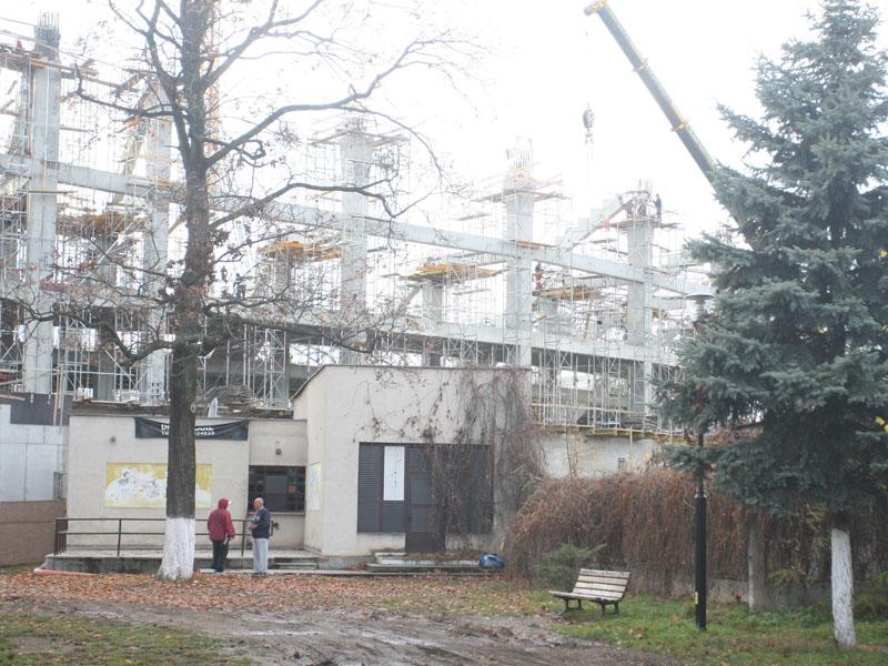 Tenko nu cedează: vrea bani pentru clădirea de lângă stadion   