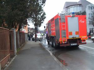 Accident în Gheorgheni: două maşini implicate, o persoană rănită FOTO