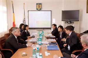 Chinezii au vizitat locul unde va fi construită hidrocentrala de la Tarniţa: 