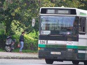 Clujenii cer frecvenţă mai mare pentru autobuzul 21