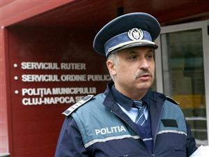 Spitalul aşteaptă ca poliţistului aflat în greva foamei să i se facă rău pentru a interveni