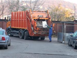 Clujenii, prinşi la mijloc în războiul gunoaielor      