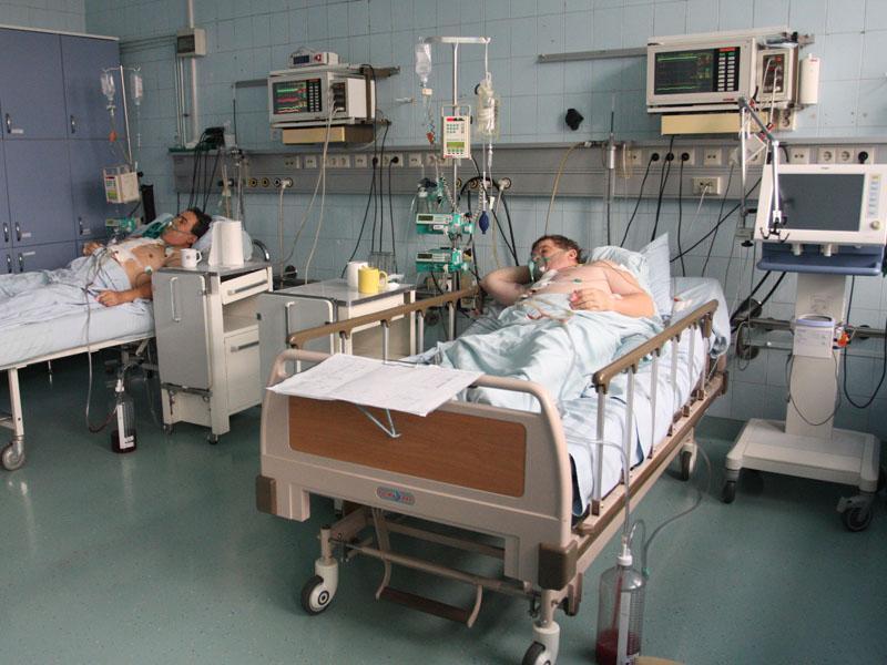 Boala sănătăţii: Medicii clujeni nu-şi mai primesc salariile, iar pacienţii vin cu medicamentele de acasă