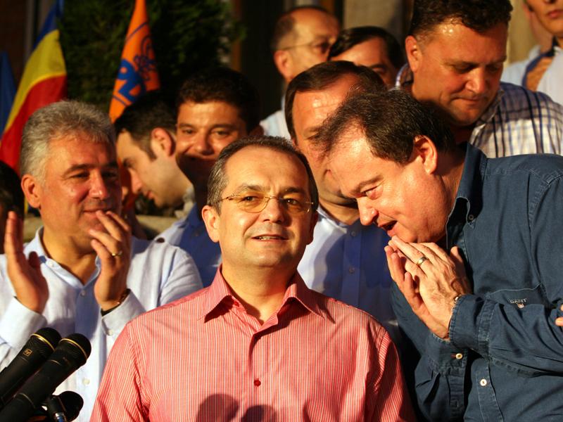 Emil Boc, comparat cu Ceauşescu în propriul său partid