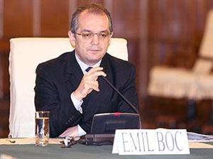 Boc se bucură de mai multă încredere decât Blaga în rândul românilor. Isărescu este liderul încrederii - sondaj