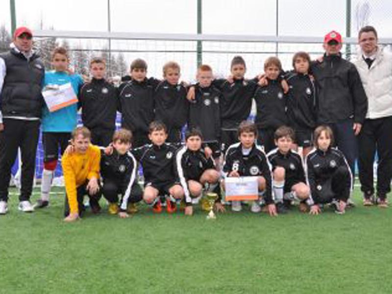 “Studenţii” mici, campioni naţionali, dar învinşi în finala pentru Madrid