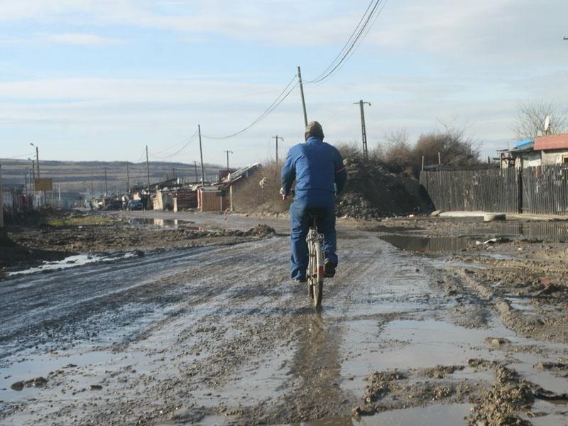 Locuitorii de pe Cantonului ar putea fi evacuaţi de CFR 