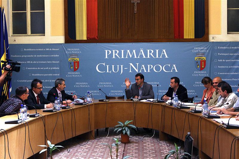 Gropile îi costă. E.On Gaz a spart 899 străzi şi a investit 23 milioane de lei în modernizări