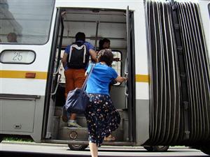 Banii europeni pentru self-ticketing modifică transportul în comun din Cluj
