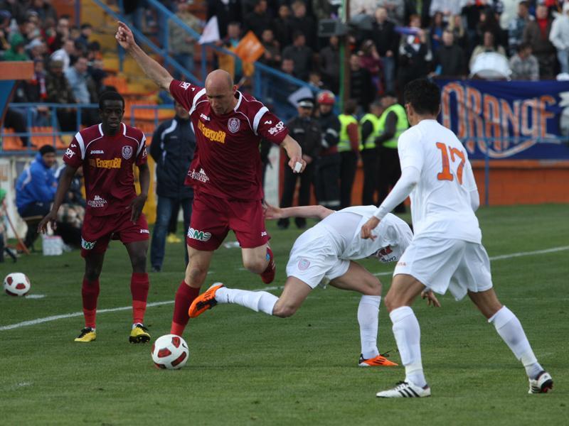 S-au întors cu o singură înfrângere şi vor titlul: atacul, cheia succesului