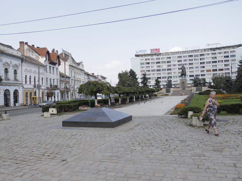 Faţă nouă pentru Piaţa Mihai Viteazul