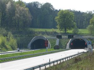 Autostrada de pe coridorul IV va avea mai multe tuneluri