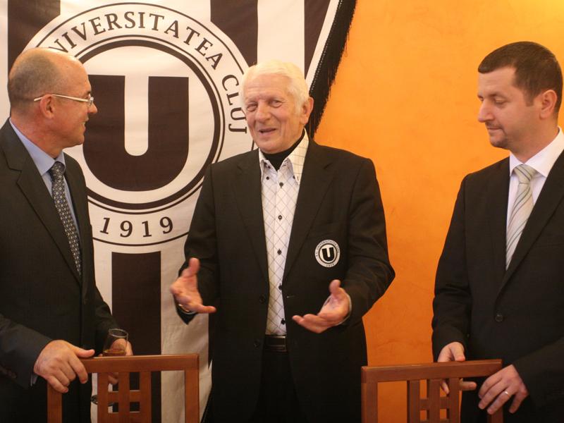 Meciul amintirilor: fostele glorii ale Universităţii au primit diplome