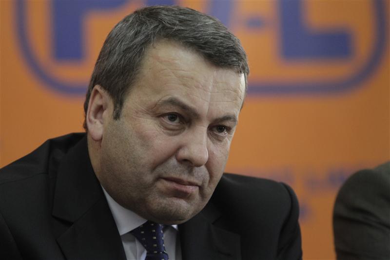Ialomiţianu: Cea mai bună variantă este să menţinem pensiile şi salariile la nivelul din 2011