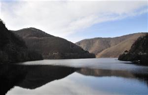 Pe lacul Tarniţa va fi interzisă navigarea VIDEO