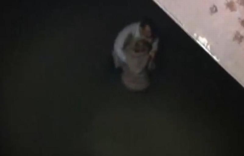 Un poliţist clujean a salvat o tânără de la înec VIDEO