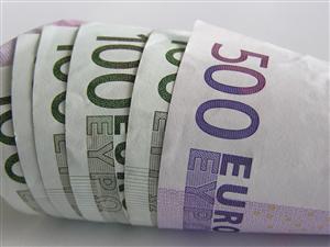 Cursul monedei euro, maxim istoric în ultimele 18 luni