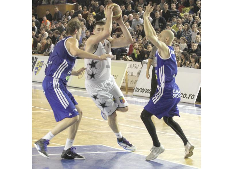 Campioana, dezlănţuită: “U” Mobitelco a câştigat “Derby de România”