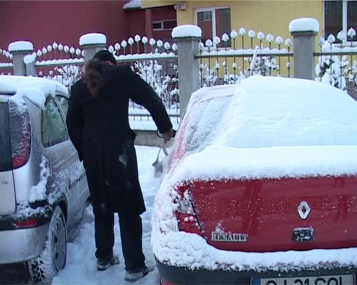 Clujul, sub zăpadă. Autorităţile locale au făcut cu greu faţă ninsorilor VIDEO