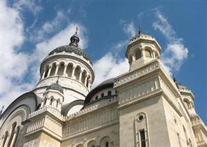 Mitropolia Clujului, sfâşiată de Sinod. Alba, Mureşul şi Oradea trec la Sibiu