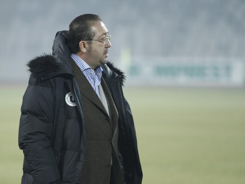 Walter îi sugerează lui Badea să plece şi nu exclude preluarea Petrolului