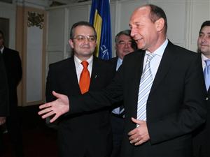 Băsescu bate şaua să priceapă Boc: “Du-te la Cluj”