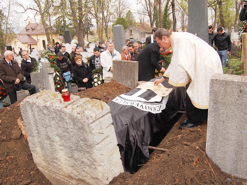 Istoricul Gheorghe Bodea, condus pe ultimul drum de sute de clujeni