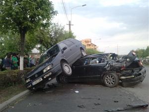 Şase maşini lovite de un TIR în Grigorescu FOTO / VIDEO