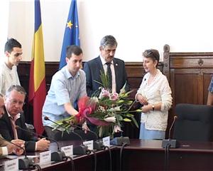 Noii aleşi în Consiliul Judeţean au primit azi certificatele de alegere în funcţie. Fostul preşedinte Tişe, singurul absent VIDEO