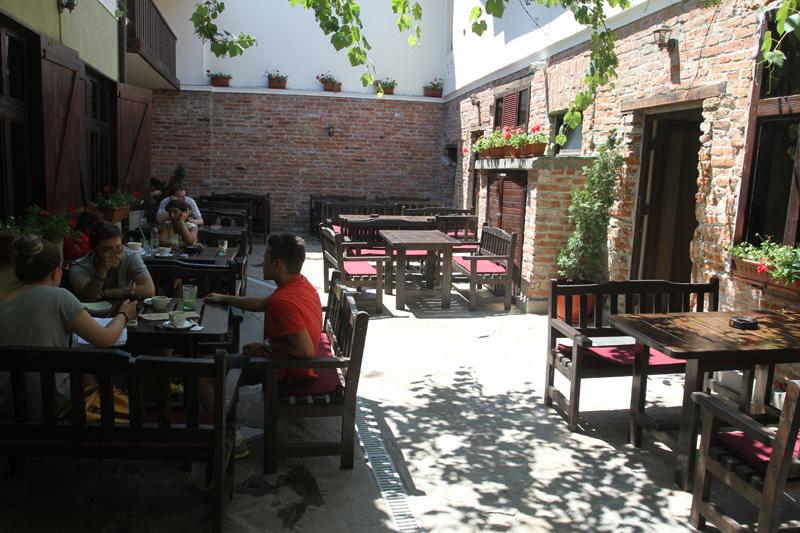 Unde ieşim: Karolina, terasa care omagiază o împărăteasă