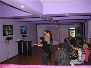 Unde ieşim: Local pentru pasionaţii de jocuri Xbox Kinect, pe strada Babeş