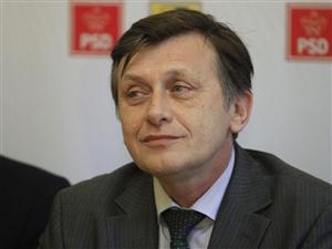 Antonescu, în plen: Dacă Băsescu nu e demis la referendum, ma retrag definitiv din viaţa politică