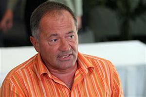 A doua suspendare a preşedintelui-jucător