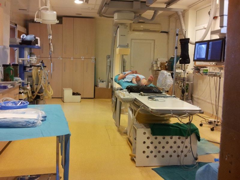 Medicii de la Institutul Inimii sunt obligaţi să salveze vieţi cu aparate defecte